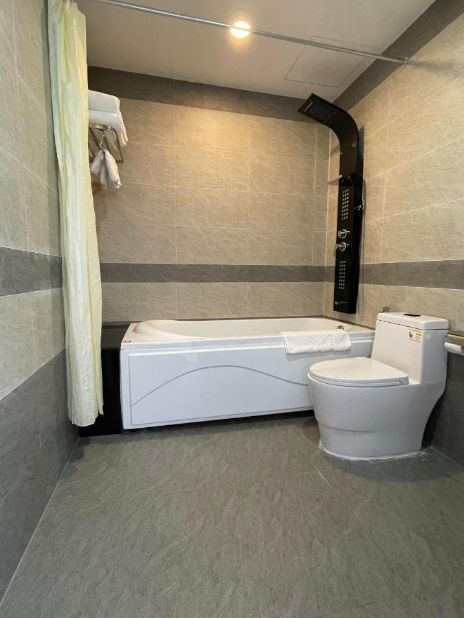 Y Linh Hotel Quy Nhơn Extérieur photo